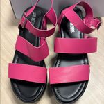 Dream Paris Dream Pairs Fuchsia platform Sandals size 11 NEW Photo 1