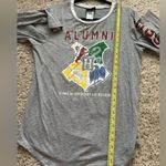Harry Potter  HOGWARTS ALUMNI SCHOOL OF WITCHCRAFT AND WIZARDRY GRAPHIC Tee large Photo 5
