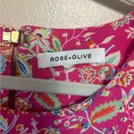 Rose + Olive  Women’s Shirt‎ Top Floral Short Sleeve Polyester Size Medium Photo 2
