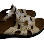 Clarks  Lexi Myrtle Women’s Size 10 White Beaded Wedge Slip On Sandals Photo 0