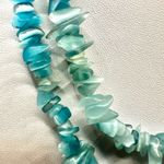 blue dyed mother of pearl chip necklace Photo 7