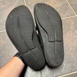 OOFOS Oolala Womens Slip On Thong Comfort Sandals Black 7 EU 38 Photo 6