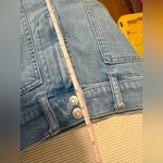 Madewell  High Rise Denim Shorts Light Wash Patch Pockets Size 26 Photo 3