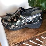 Dansko  XP 2.0 Camo Patent Leather Clogs Womens‎ Size 38/7.5 Waterproof Leather Photo 6