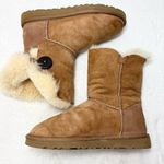 UGG  Chestnut Brown Bailey Short Button Boots
5803 Women's Size 5 Photo 3