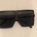 Black Oversized Sunglasses Photo 0