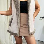 Anthropologie Akemi + Kin Women Cream & Gray Collared Sherpa Vest One Size Size undefined Photo 0
