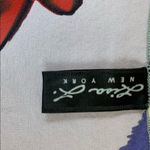 Lisa L. New York Hand Photo 3