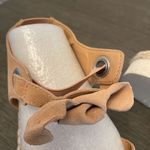 Frye NWOT  & Co Evie 2 Band Suede Leather Sandals Beachy Tan Womens Size 11 Photo 8