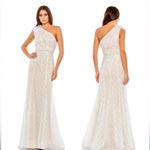 Mac Duggal NWT Feather One
Shoulder Ivory Lace Dress Formal Gown Sz 8 11317 $498 Photo 3