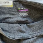 Tek Gear NWT: Charcoal Gray  capri style spandex / workout leggings Photo 3