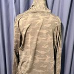 Vuori  Womens Halo Essential Hoodie Black Camo Size Medium NWOT Photo 2