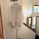 Vintage White large lace shawl with ruffles Photo 5
