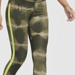 Nike NWT Women's  Dri-FIT One Luxe Mid-Rise Printed Training Leggings Photo 3