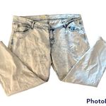 Old Navy  Acid Stone Wash Distressed Boyfriend Jeans Photo 5