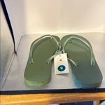 Shade & Shore  Green Sandals Classic Design​ Photo 2