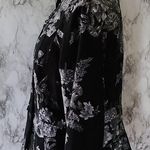 Covington  velvet blazer size large Photo 2