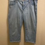 Levi's 311 Shaping Skinny Capri Mid Rise Cuffed Jeans Light Wash Size 16W Photo 0
