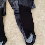 Nike Leggings Womens Small Gray Graphic Print Yoga Tights Gym Activewear Photo 3