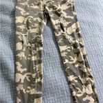 easel  - size medium - women’s distressed skinny jeans - camo style Photo 4
