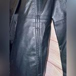 Worthington Black Genuine Leather Jacket Size Small Black Lining Zipper pockets. Photo 4