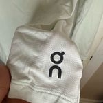 On Running Women's On Performance Long Photo 4