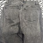 Universal Standard Donna High Rise Curve Straight Jeans in Stonewash Black Photo 3