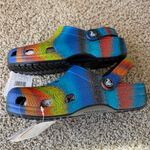Crocs NWT  Classic Spray Dye Clogs Shoes Size Men’s 5 Women’s 7 Hippie Funky E3 Photo 3