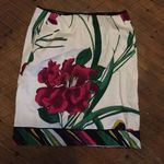 Tahari size 2 floral white pencil skirt Photo 0