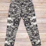 Athleta Cropped Leggings Black White Gray Pattern Photo 0