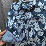 Kut From The Kloth  floral blouse with tab sleeves in size Large Photo 4