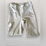 Old Navy  Lot of 2 Women's High Rise Go-Dry Active Leggings Moto 7/8 Size Small Photo 1