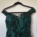 Elegant Green Off Photo 3