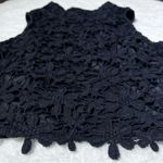 TCEC Black Floral Lace Sleeveless Cropped Top Photo 4