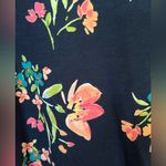 Andrew Marc  sport vneck navy floral sleeveless tank size small Photo 3