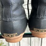 Boots Size 6 warm rain Preowned. Minor wear. Photo shows wear. Still GREATboots Photo 4