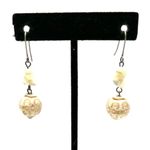 Mother of Pearl and carved ball Earrings White Photo 1