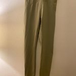 Lululemon Women’s  Sz4 Olive Green Leggings Photo 3