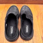Skechers Women’s Goga Max Cozy Clog Slip-On Shoes in Black Suede Size 8.5 Photo 2