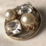 Vintage faux pearl and rhinestone gold toned regal brooche Photo 0