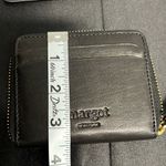 Margot New York | “Dana” Small Zip Around Leather Wallet Black Photo 8