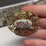 Signed Avon Gold Tone Brooch / Pin Pink Flowers Photo 0