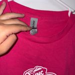 Gildan Unisex  UNC Women’s Basketball Hot Pink Graphic T-Shirt Size: XL Photo 2