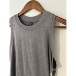 Vuori NWT  Energy Top Heather Gray $54 Crew Neck Athletic Gym Basic Capsule Shirt Photo 3