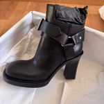 Burberry  Women’s Stirrup leather ankle boots In Black Size 37.5 Photo 2