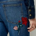 Free People Rose Embroidered Dark Wash Mid Rise Cropped Jeans Size 25 Photo 3
