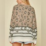 Andree by Unit  women’s medium pullover long sleeve spotted leopard sweater NWOT Photo 9