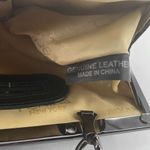 Perlina Vintage  New York hunter green leather clutch lift latch handbag . Photo 9