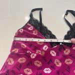 Thavata Women's Pink and black Lip Print Sleepwear Set size M Size M Photo 6