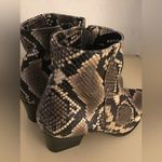 275 Central women snakeskin leather short boots US 6.5 Euro 37 Tan Photo 6